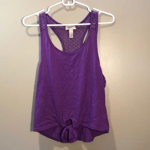 purple tanktop